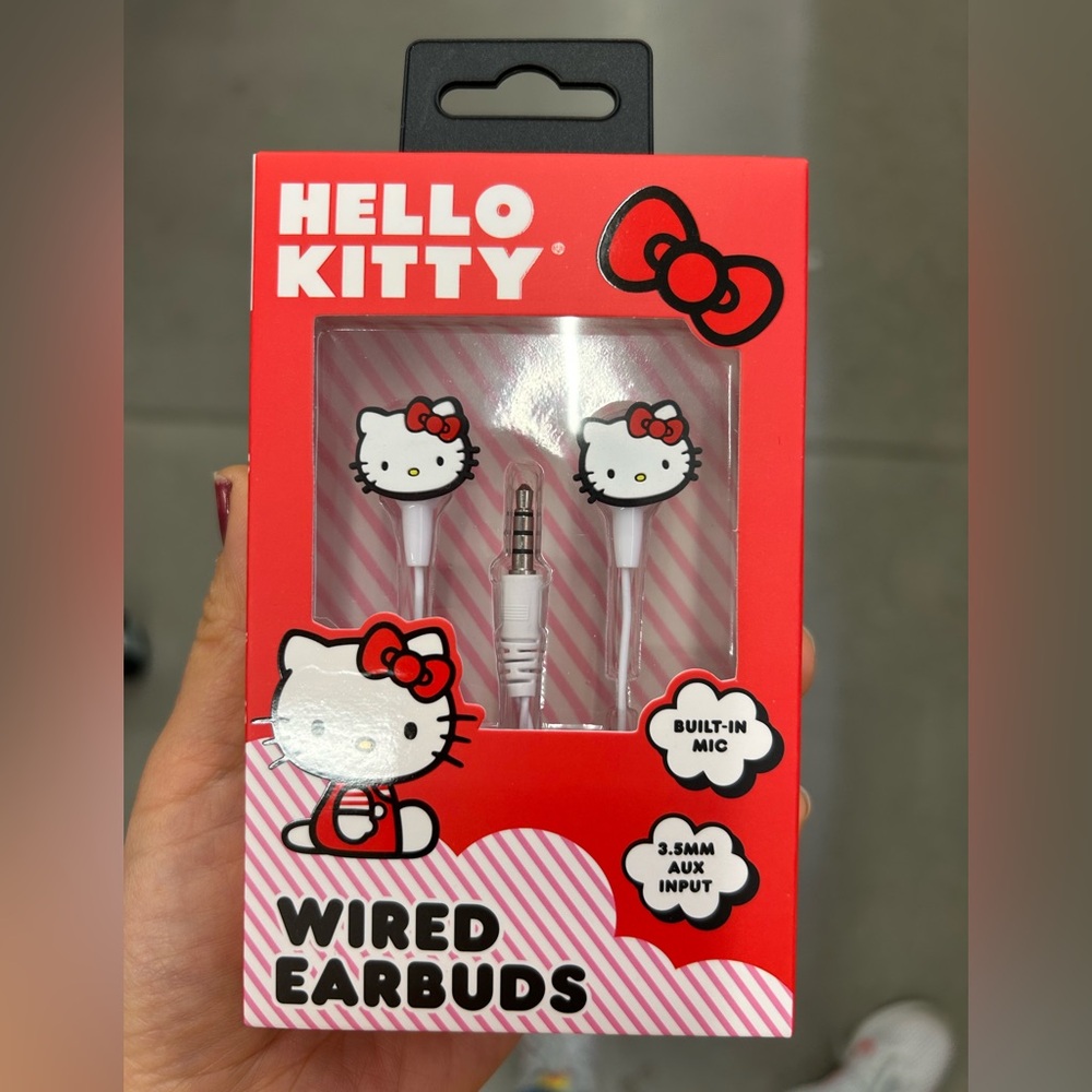 NWT Hello Kitty Wired Earbuds